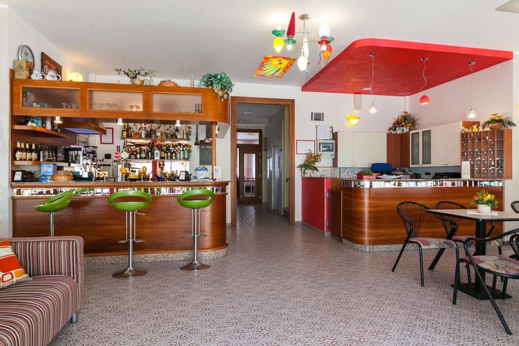 Hotel Sandra Gatteo a Mare Ngoại thất bức ảnh