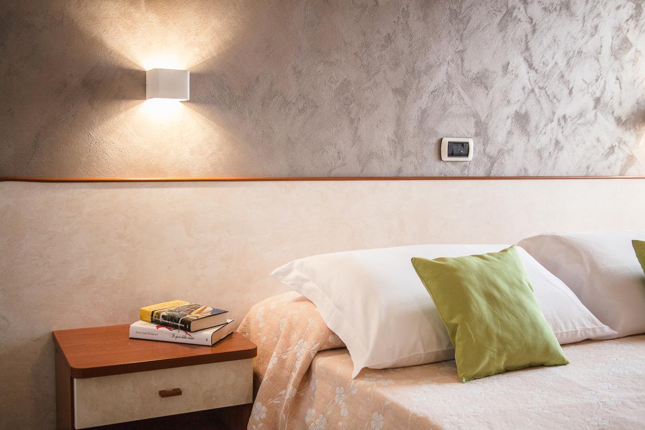 Hotel Sandra Gatteo a Mare Ngoại thất bức ảnh